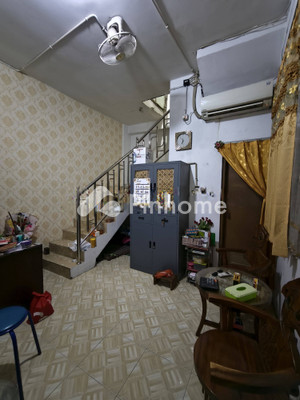 Ruko Dijual di Driyorejo, Kab. Gresik, LT 200m², LB 320m² - 8