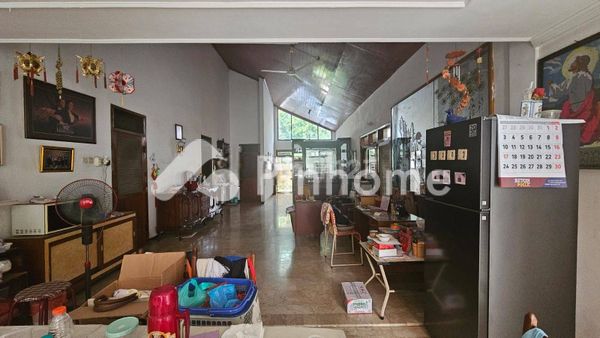 Rumah Dijual di Gubeng, Kota Surabaya, 4 KM, 6 KT, LT 300m², LB 300m² - 3
