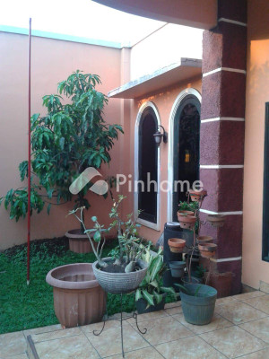 Rumah Dijual di Pamulang, Kota Tangerang Selatan, 4 KM, 5 KT, LT 200m², LB 230m² - 1