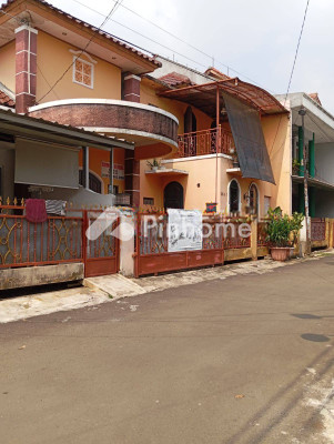 Rumah Dijual di Pamulang, Kota Tangerang Selatan, 4 KM, 5 KT, LT 200m², LB 230m²