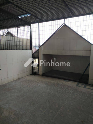 Rumah Dijual di Medan Timur, Kota Medan, 4 KM, 4 KT, LT 64m², LB 182m² - 1
