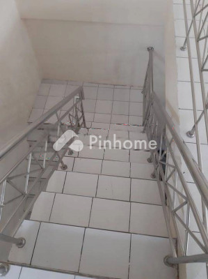 Ruko Dijual di Cimahi Selatan, Kota Cimahi, 1 KM, LB 100m² - 3