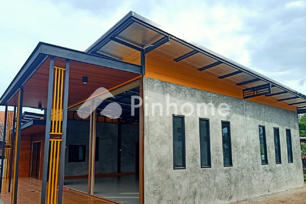 Ruko Dijual di Wirobrajan, Kota Yogyakarta, 1 KM, LB 88m²
