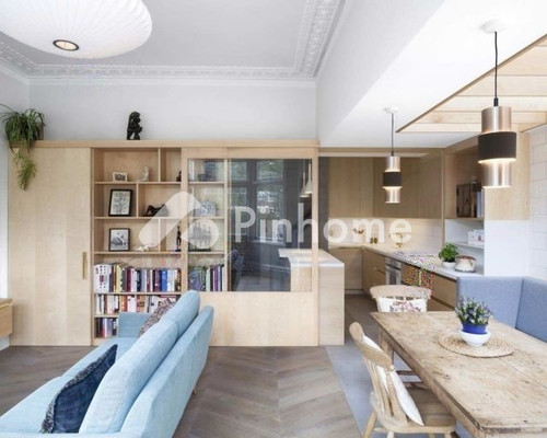 Rumah Dijual di Batam Kota, Kota Batam, 2 KM, 2 KT, LT 120m², LB 200m² - 1