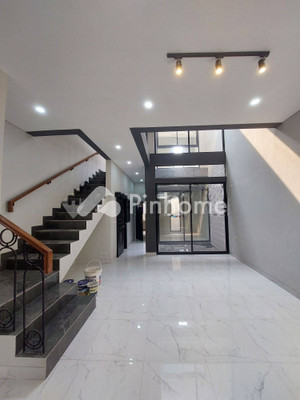 Rumah Dijual di Serpong Utara, Kota Tangerang Selatan, 3 KM, 2 KT, LT 100m², LB 124m² - 4