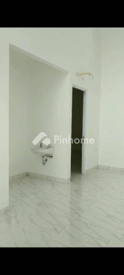 Rumah Dijual di Karang Tengah, Kota Tangerang Selatan, 2 KM, 2 KT, LT 135m², LB 90m² - 5