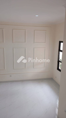 Rumah Dijual di Tangerang, Kota Tangerang, 3 KM, 3 KT, LT 72m², LB 90m² - 9