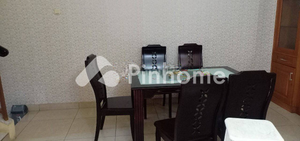 Sewa Rumah di Penjaringan, Kota Jakarta Utara, 3 KM, 3 KT, LT 90m², LB 160m² - 2