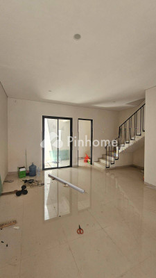 Rumah Dijual di Sidoarjo, Kab. Sidoarjo, 3 KM, 4 KT, LT 90m², LB 130m² - 3