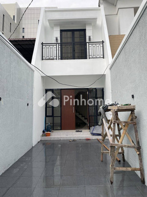 Rumah Dijual di Kebon Jeruk, Kota Jakarta Barat, 3 KM, 2 KT, LT 78m², LB 90m²