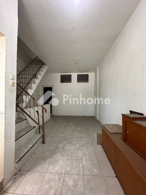 Rumah Dijual di Medan Petisah, Kota Medan, 2 KM, 2 KT, LT 64m², LB 180m² - 2