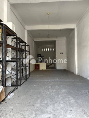 Rumah Dijual di Medan Petisah, Kota Medan, 2 KM, 2 KT, LT 64m², LB 180m² - 1
