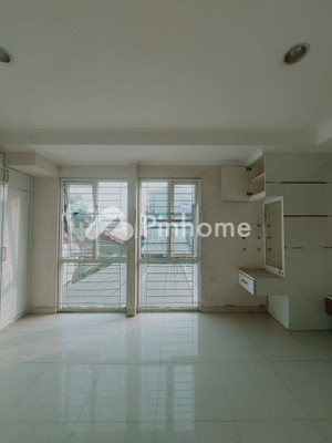 Rumah Dijual di Cengkareng, Kota Jakarta Barat, 2 KM, 3 KT, LT 93m², LB 160m² - 5