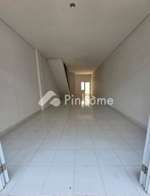Sewa Ruko di Tangerang, Kota Tangerang, 3 KM, LT 86m², LB 220m² - 5