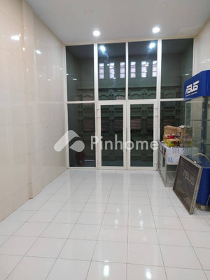 Rumah Dijual di Medan Timur, Kota Medan, 4 KM, 4 KT, LT 64m², LB 182m²