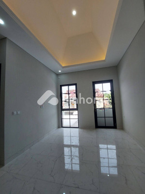 Rumah Dijual di Serpong Utara, Kota Tangerang Selatan, 3 KM, 2 KT, LT 100m², LB 124m² - 8
