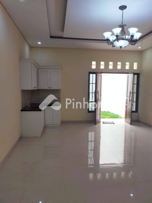 Rumah Dijual di Pal Merah (Palmerah), Kota Jakarta Barat, 3 KM, 3 KT, LT 136m², LB 180m² - 6