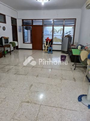 Sewa Rumah di Manyar, Kab. Gresik, 2 KM, 3 KT, LT 240m², LB 200m² - 2