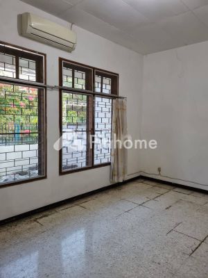 Sewa Rumah di Manyar, Kab. Gresik, 2 KM, 3 KT, LT 240m², LB 200m² - 3