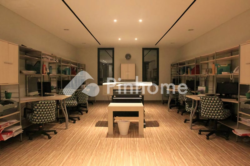 dijual rumah 2 lantai 3kt 33m2 di utan panjang - 2