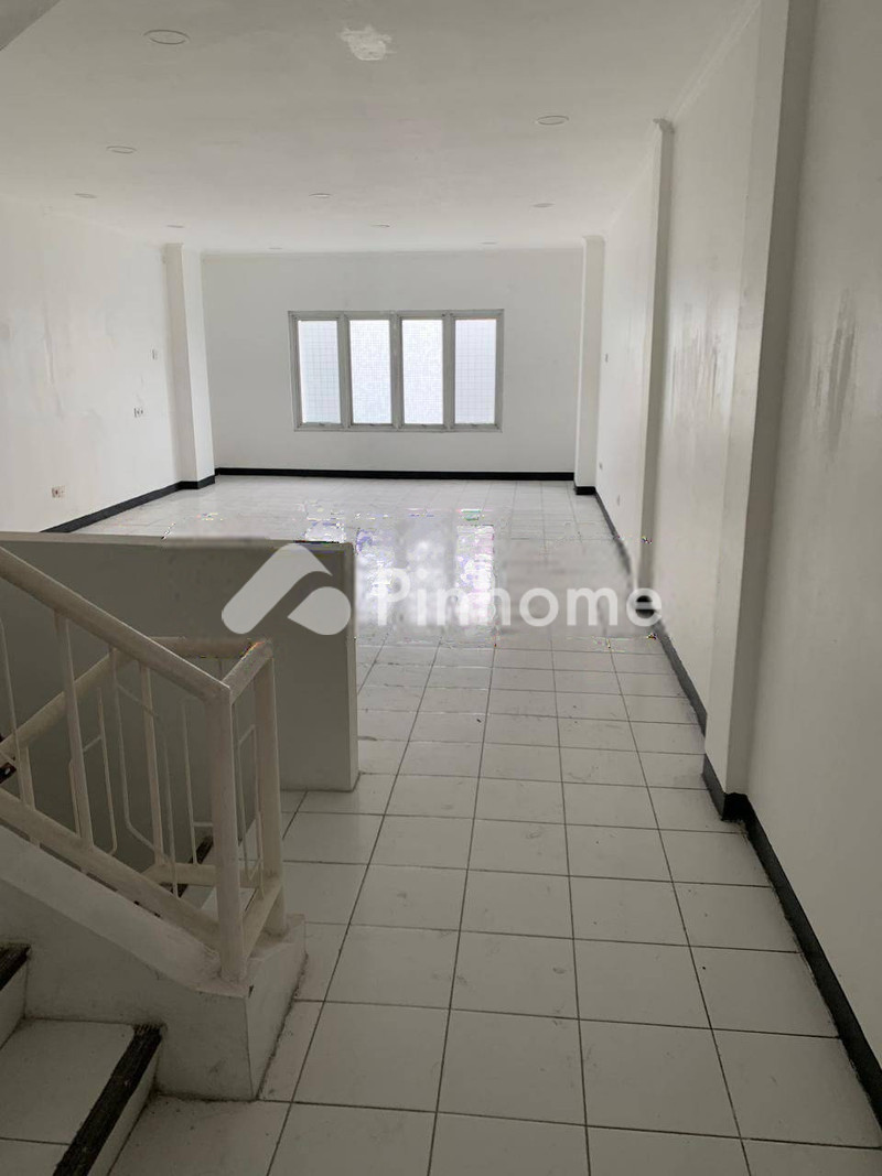 dijual ruko 3 lantai 230m2 di tangerang - 2