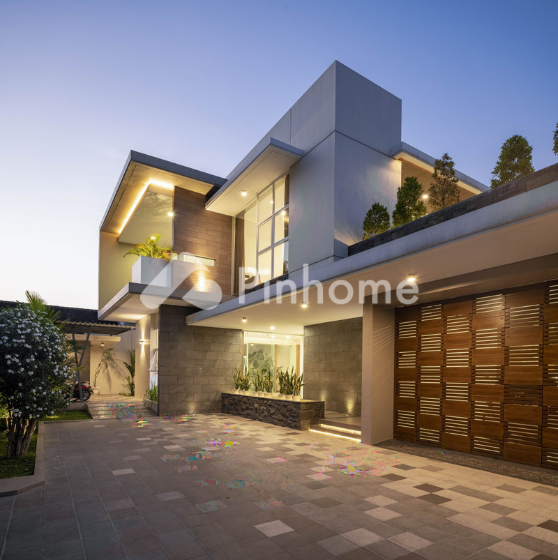 dijual rumah mantap di curug - 1