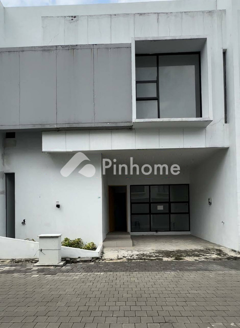 dijual rumah 3 lantai 3kt 96m2 di jalan pasar 3 tapian nauli - 1