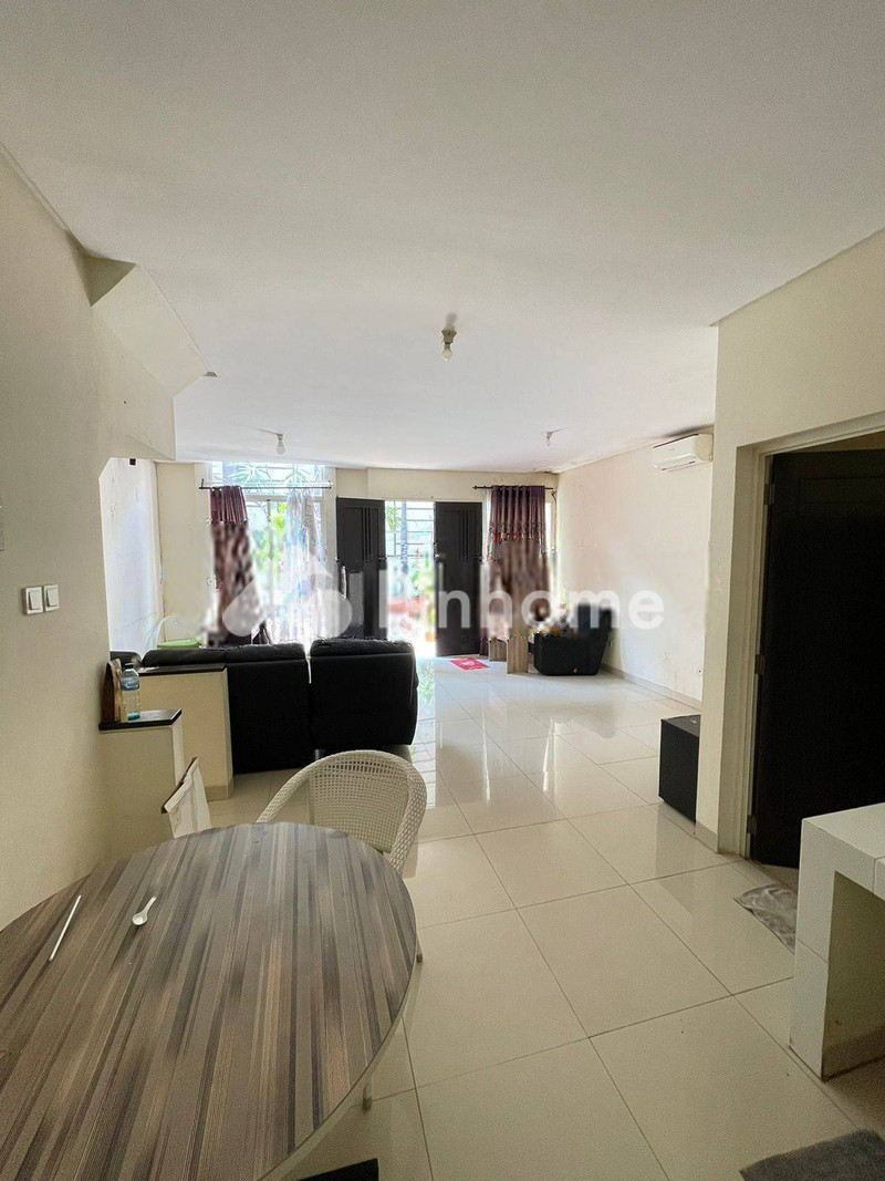 dijual rumah 3 lantai 3kt 90m2 di penjaringan - 1