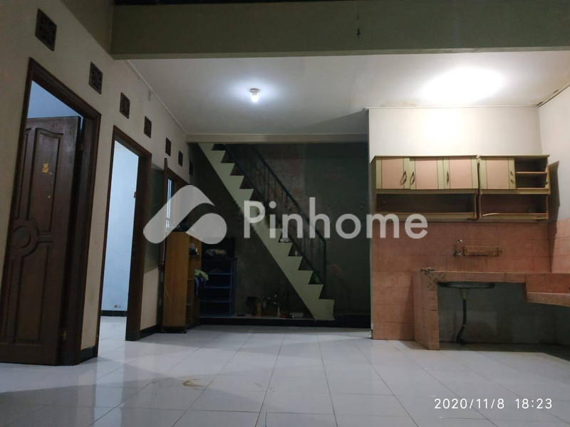 dijual rumah 2 lantai 3kt 126m2 di mutiara gading timur - 1