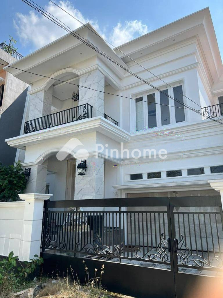 dijual rumah 2 lantai 3kt 279m2 di jalan erlangga semarang kota - 1