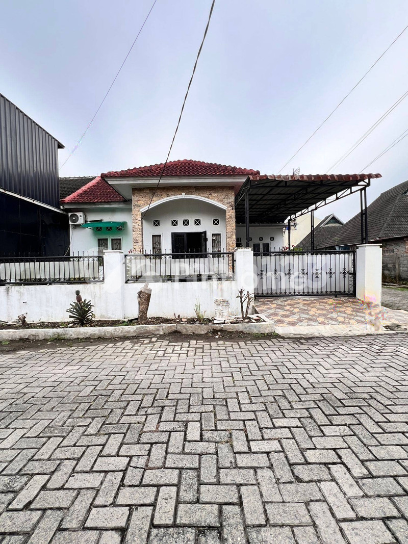 dijual rumah 1 lantai 2kt 150m2 di jl razak raya - 1