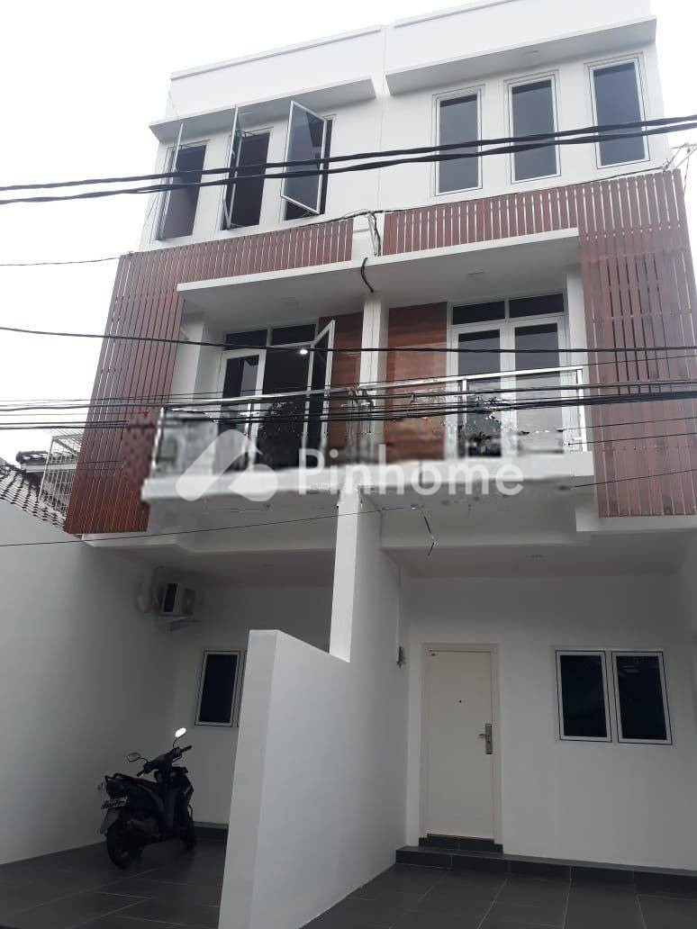 dijual rumah 3 lantai 4kt 39m2 di cempaka putih tengah 26 - 1
