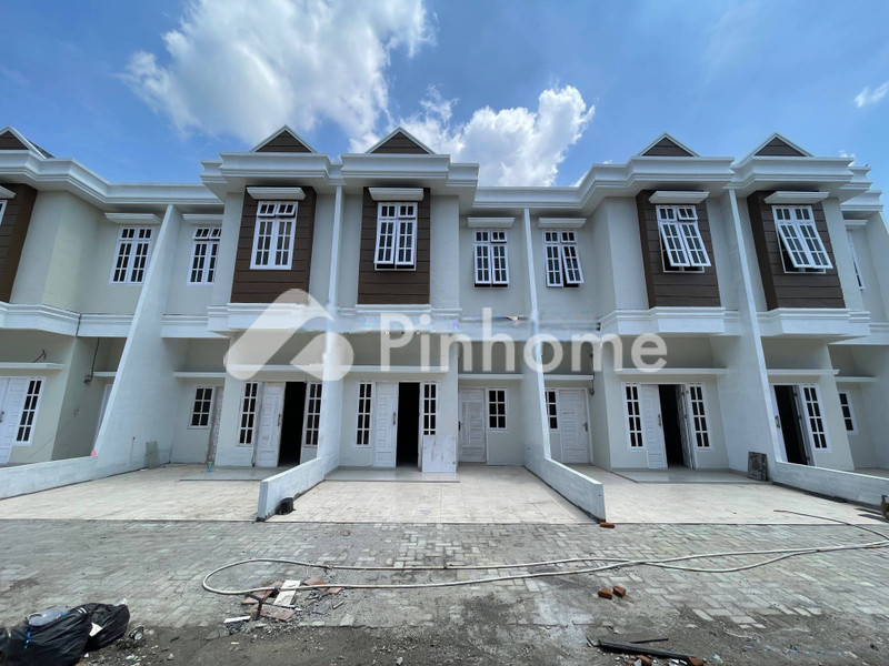 dijual rumah 2 lantai 3kt 60m2 di jl pertahanan kel timbang deli kec medan amplas kota medan sumatera utara 20148 - 1