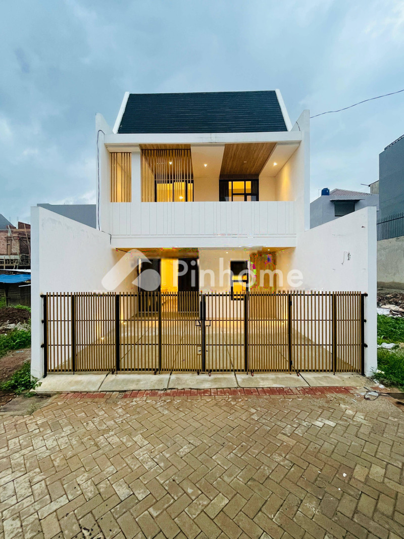 dijual rumah 2 lantai 3kt 104m2 di cilandak - 1