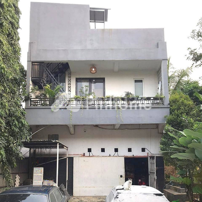 dijual rumah 2 lantai 2kt 200m2 di bintaro sektor 3 tangerang selatan - 1