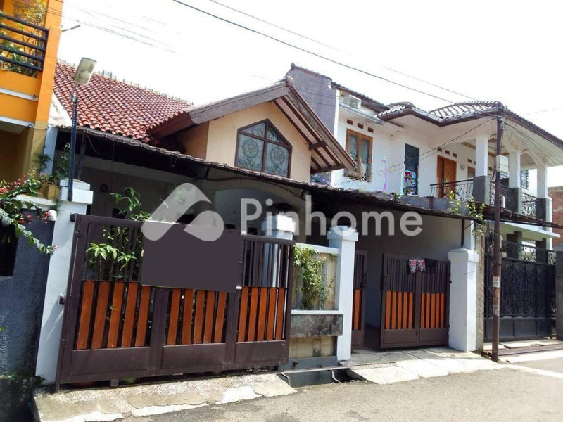 dijual rumah 1 lantai 3kt 140m2 di jl randusari antapani bandung - 1