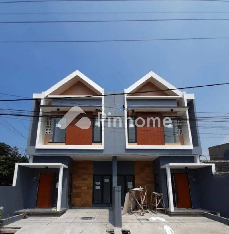 dijual rumah 2 lantai 3kt 53m2 di jl cempaka putih tengah - 1
