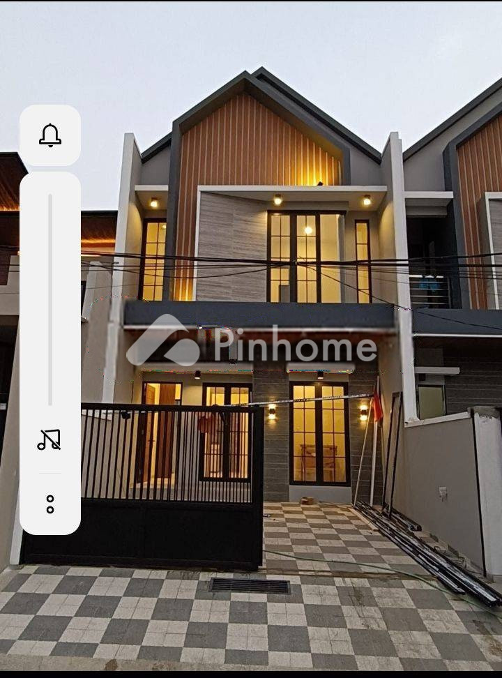 dijual rumah 2 lantai 4kt 90m2 di sutorejo prima - 1