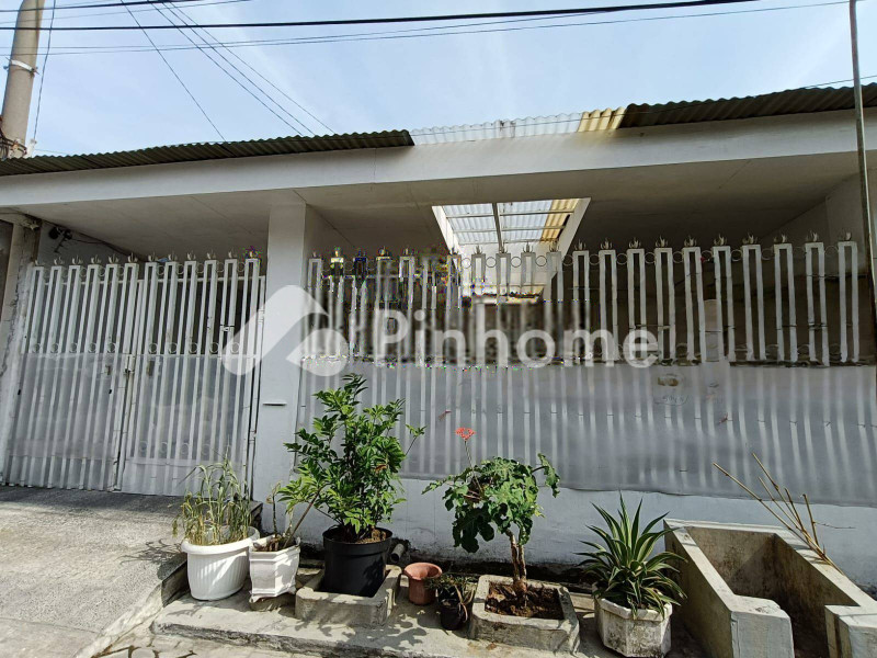 dijual rumah 1 lantai 3kt 120m2 di sutorejo - 1