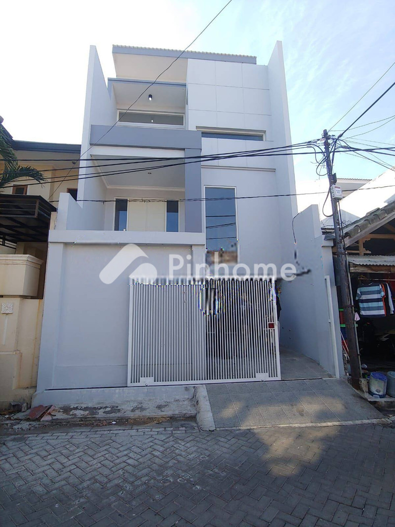 dijual rumah 1 lantai 5kt 78m2 di pakuwon city - 1