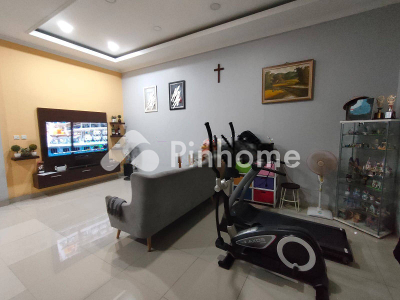 dijual rumah 2 lantai 4kt 135m2 di cengkareng - 1