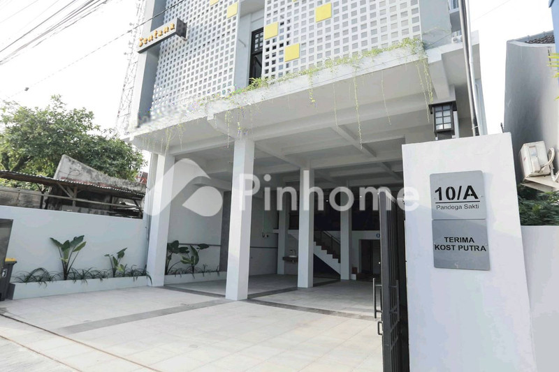 dijual kost di jl migrasi no 7 - 2