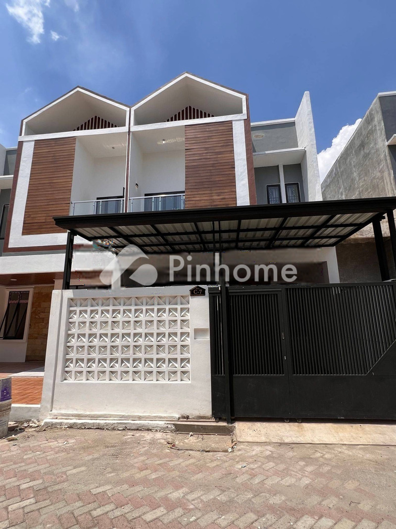 dijual rumah 2 lantai 3kt 84m2 di jalan tegal sari komp bibtang metro residence - 1