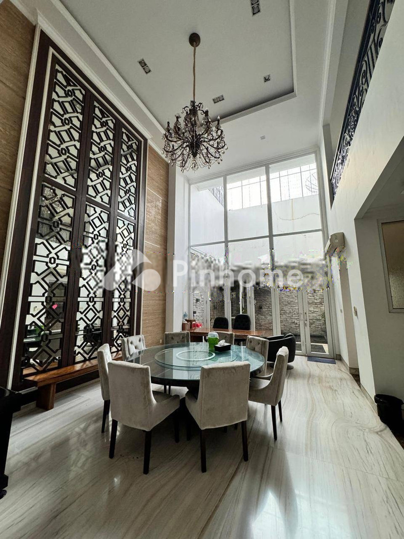dijual rumah 3 lantai 4kt 240m2 di penjaringan - 1