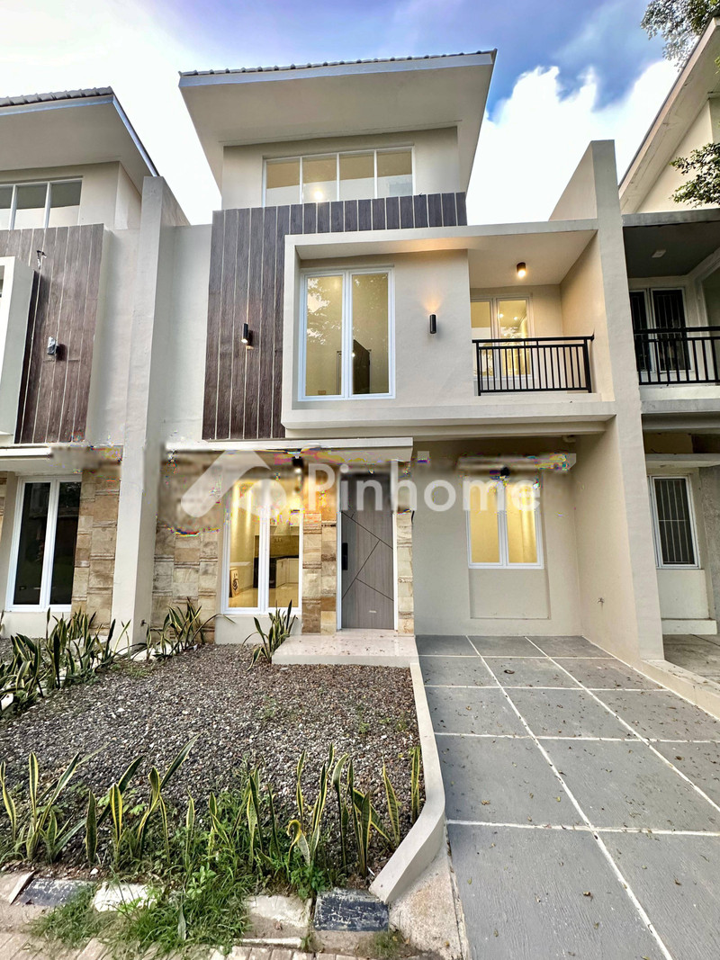 dijual rumah 2 lantai 3kt 70m2 di serpong utara - 1