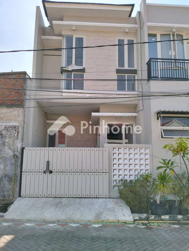 dijual rumah 1 lantai 3kt 65m2 di rungkut - 1