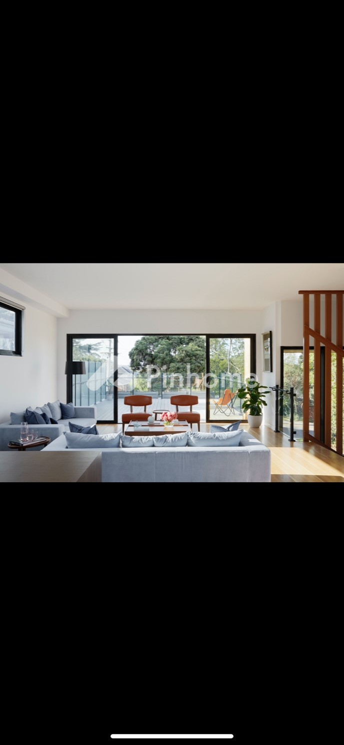dijual rumah 2kt 100m2 di jalan utama 10081142 - 1