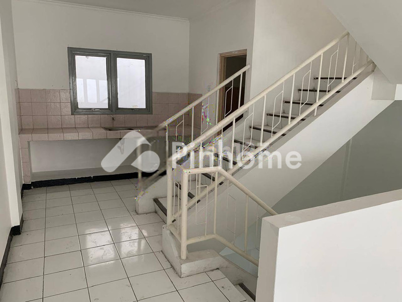 dijual ruko 3 lantai 230m2 di tangerang - 1