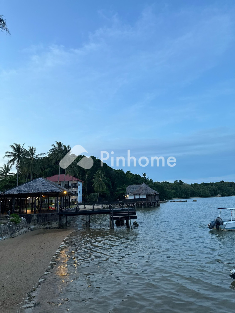 dijual kost 300m2 di cipete utara - 1