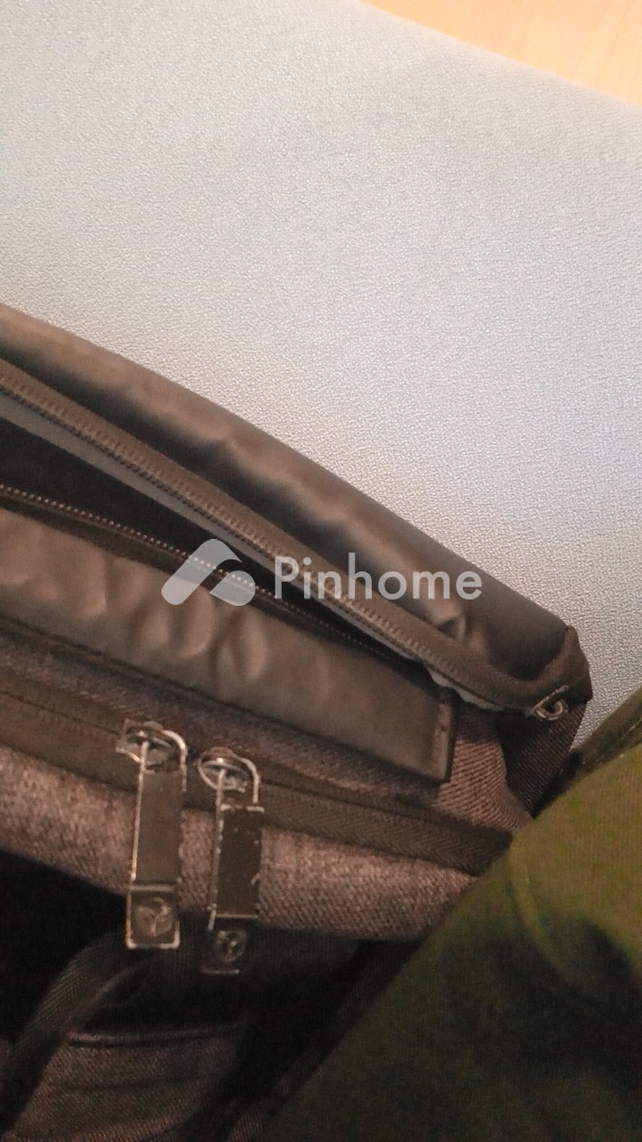 dijual rumah yang besar di jlan lah - 2